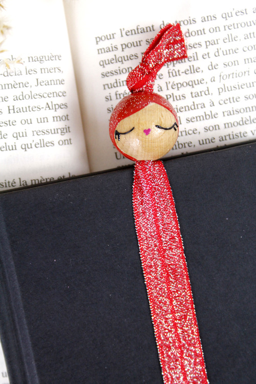 (image pour) Marque Page Elastique Rouge Paillette